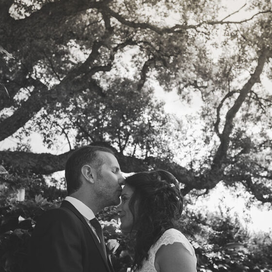 photo d'un couple marié avant la cérémonie de mariage